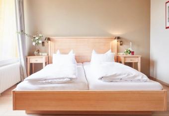 Hotel Restaurant zur Sonne St. Peter has Balcony rooms