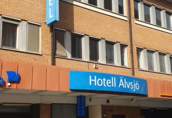 Hotel   lvsj   allows 18 year olds to book a room