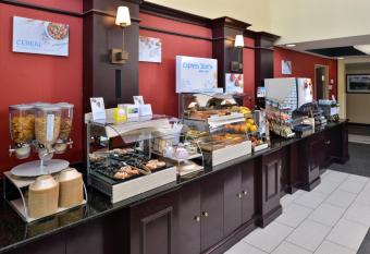 Holiday Inn Express & Suites Austin Sw - Sunset Valley By IHG allows 18 year olds to book a room