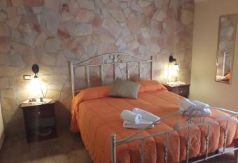 Perriera House has Smoking/Balcony rooms