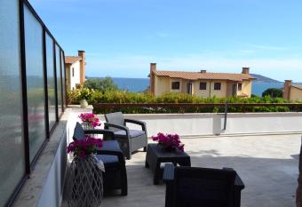 B&B LINEABLU has Balcony rooms