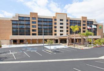 Holiday Inn Diamond Bar - Pomona By IHG has Balcony rooms