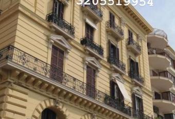 Domus Cicerone has Balcony rooms