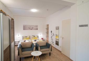 G  stehaus K  hnle has Balcony rooms