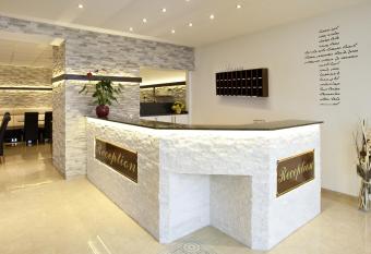 Central City Hotel allows 18 year olds to book a room