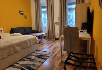 Leopoldauer Apartment has Balcony rooms