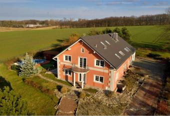 Villa Bawaria allows 18 year olds to book a room