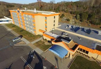 Howard Johnson by Wyndham Lexington has Balcony rooms