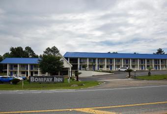 Bonifay Inn has Smoking rooms