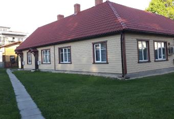 Vingi Apartment 12 allows 18 year olds to book a room