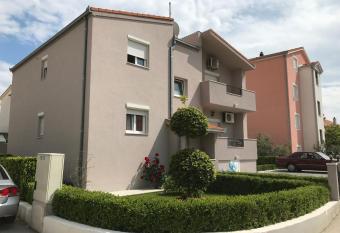 Apartment Karla&Nella has Balcony rooms