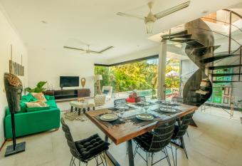 Villa Plumeria allows 18 year olds to book a room