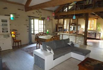 Auberg IN G  te has Balcony rooms