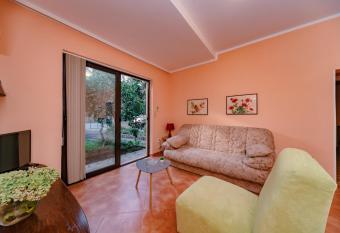 Orange Dream Apartment has Smoking rooms