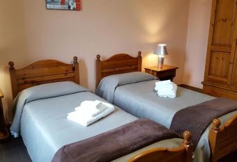 Hotel Calaluna allows 18 year olds to book a room