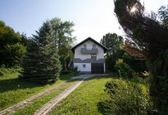 Holiday Home Tin has Smoking/Balcony rooms