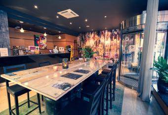 Comfort Hotel Jazz, Bor  s allows 18 year olds to book a room