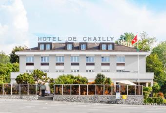 H  tel de Chailly allows 18 year olds to book a room