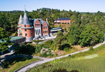 V  r G  rd Saltsj  baden has Balcony rooms