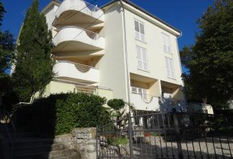 Sweet Dreams has Balcony rooms