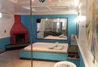 Motel dos Arcos (Adult Only) allows 18 year olds to book a room