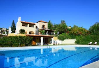 Villa Falmy has Balcony rooms