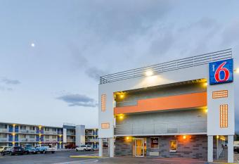 Motel 6 Denver Federal Blvd allows 18 year olds to book a room