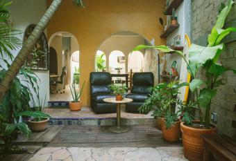 Puerto Dreams H allows 18 year olds to book a room