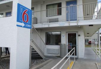Motel 6-Austin, Tx allows 18 year olds to book a room