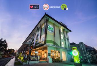 Zest Legian by Swiss-Belhotel International has Balcony rooms