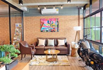 Sleep Airport Chiang Mai allows 18 year olds to book a room