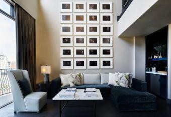 SIXTY SoHo has Balcony rooms