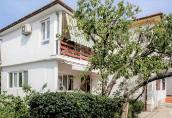 Apartments Debeli   has Balcony rooms