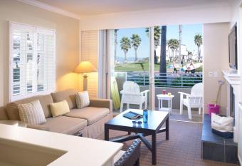 Beach House Hotel at Hermosa Beach has rooms with a private hot tub