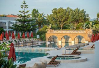 Bitzaro Grande Hotel & Suites has Balcony rooms