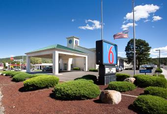 Motel 6 Williams West-Grand Canyon allows 18 year olds to book a room