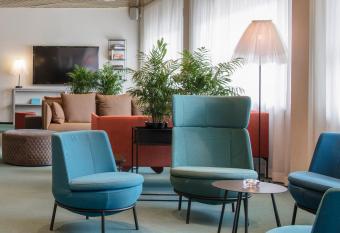 Quality Hotel Royal Corner allows 18 year olds to book a room