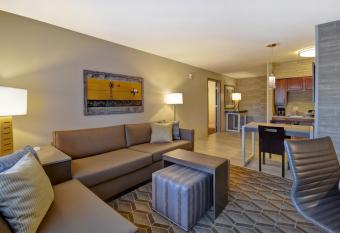 Homewood Suites By Hilton At The Waterfront allows 18 year olds to book a room