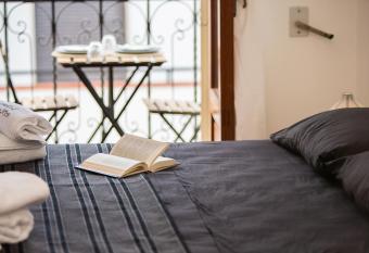 Le Stanze Di Brando E Nico has Balcony rooms