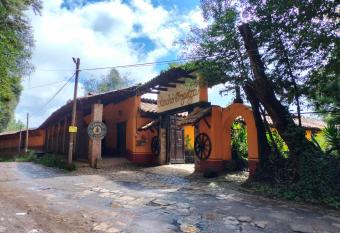 Caba  as y habitaciones Los Cedros has Balcony rooms