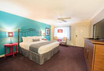 The Sedona Hilltop Inn allows 18 year olds to book a room