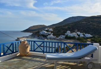 Sikinos Best View has Smoking/Balcony rooms