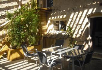 La Bergerie Lou Mas Li Pitchoun allows 18 year olds to book a room