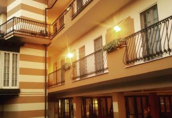 Hotel Trotter has Balcony rooms