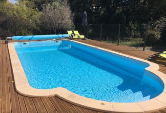 Les Mimosas Apartments allows 18 year olds to book a room