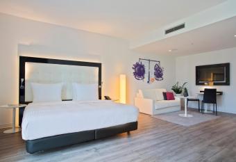 INNSiDE by Meli   Frankfurt Ostend allows 18 year olds to book a room