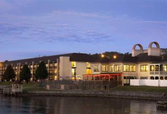 Wyndham Garden Lake Guntersville has Balcony rooms