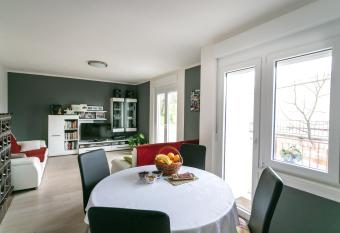 Apartman Snjeska has Balcony rooms