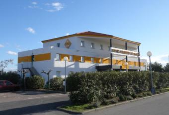 Premi  re Classe Perpignan Nord allows 18 year olds to book a room