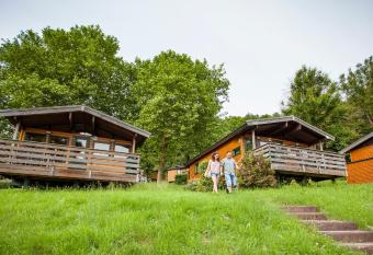 Vall  e Les Etoiles allows 18 year olds to book a room